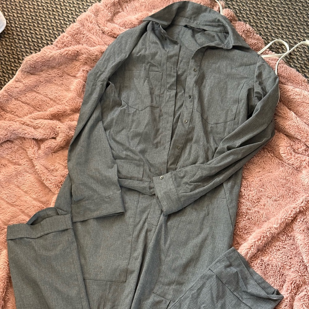 grey worksuit